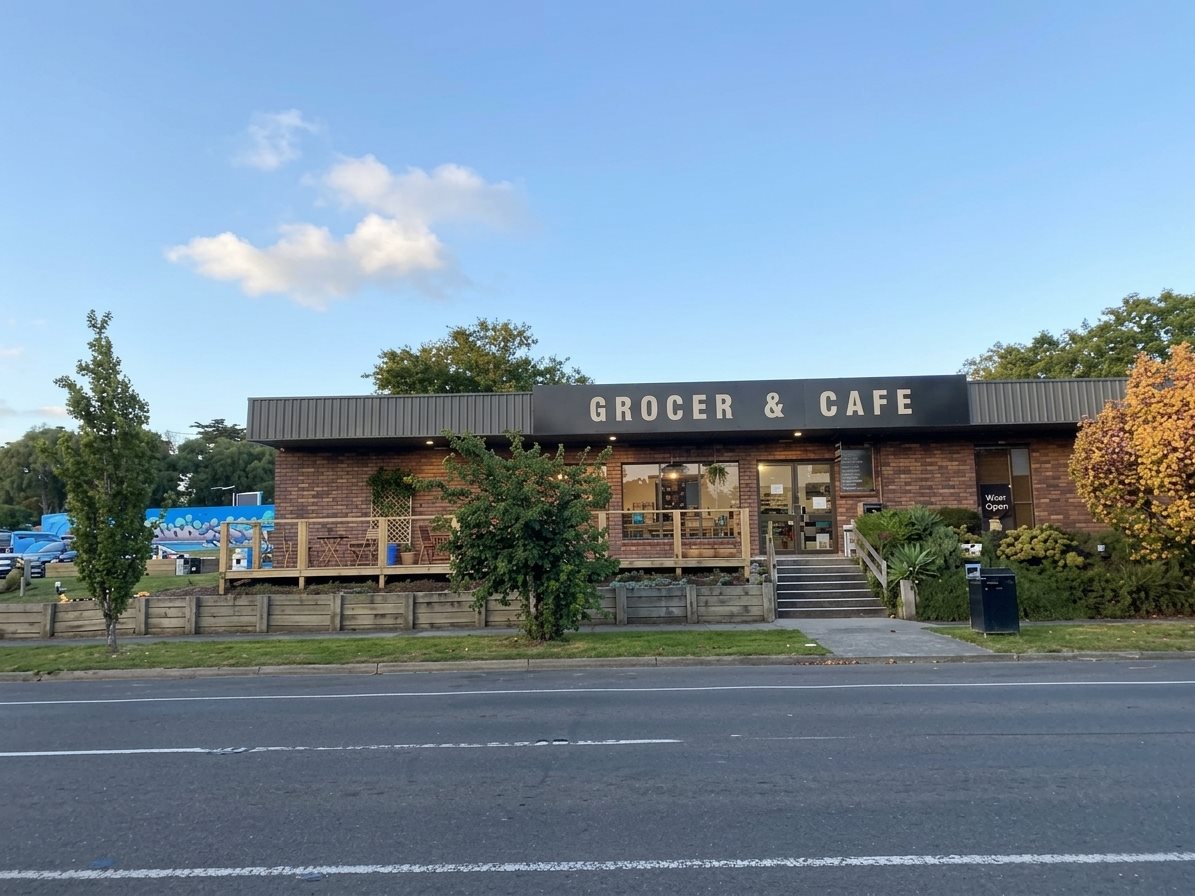 Grounded Grocer & Cafe on Gleneagles Drive in daylight